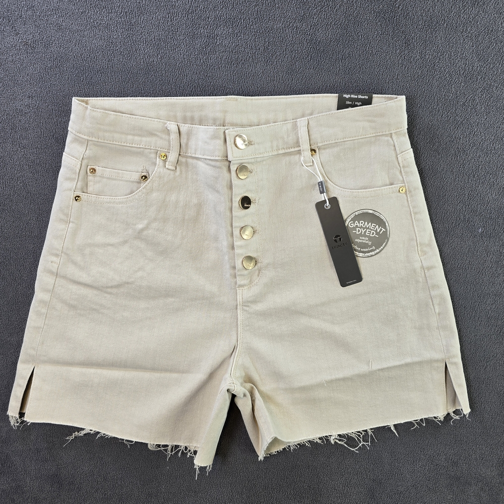 Tractr Light Tan High-Waisted Shorts